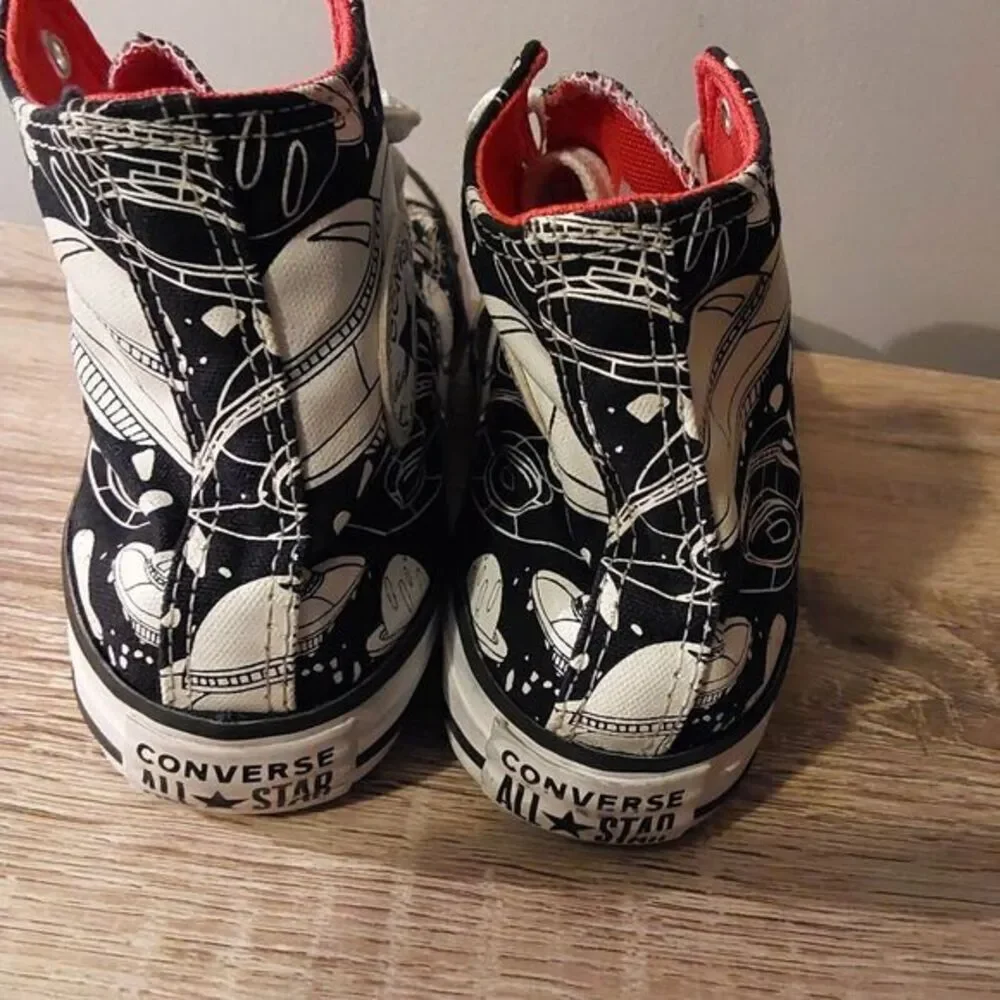 Converse Chucks, Jr.Boys Shoes Size 4, Black Orange Space Flying Saucers Planets